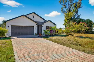 630 SW 11th Pl, Cape Coral, FL 33991 - Photo 7