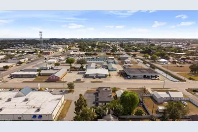 401 S W C Owen Ave, Clewiston, FL 33440 - Photo 3