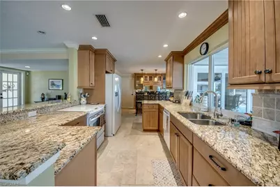 917 SE 43rd Ter, Cape Coral, FL 33904 - Photo 15