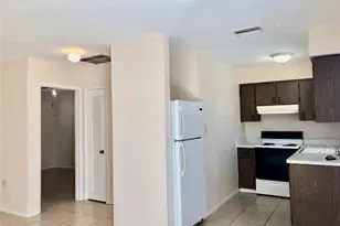 704 SE 46th Ln, Cape Coral, FL 33904 - Photo 3