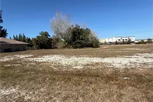 617 SW 3rd St, Cape Coral, FL 33991 - Photo 1