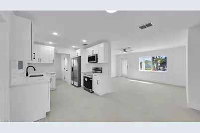 331 Washington Ct, Fort Myers Beach, FL 33931 - Photo 9