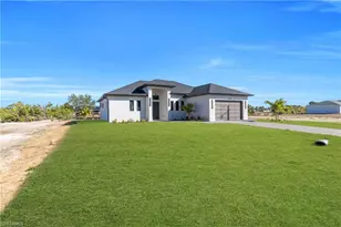 609 NE 11th Terrace, Cape Coral, FL 33909 - Photo 3