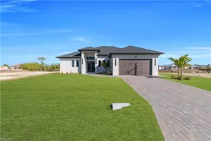 609 NE 11th Terrace, Cape Coral, FL 33909 - Photo 11