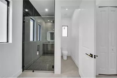 609 NE 11th Ter, Cape Coral, FL 33909 - Photo 31