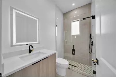 609 NE 11th Ter, Cape Coral, FL 33909 - Photo 35