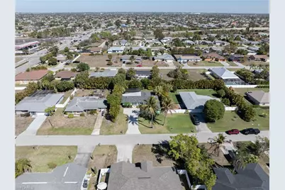 913 SE 26th Ter, Cape Coral, FL 33904 - Photo 7