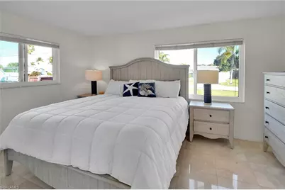 3018 SE 18th Pl, Cape Coral, FL 33904 - Photo 11