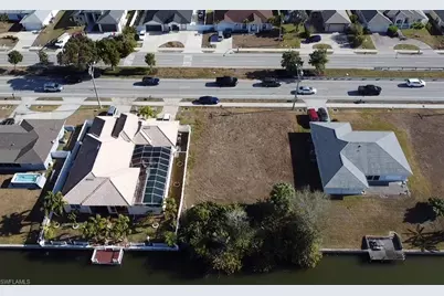 312 Nicholas Pkwy E, Cape Coral, FL 33990 - Photo 3
