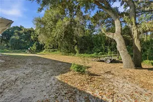 2014 Odessa Cir, Labelle, FL 33935 - Photo 35