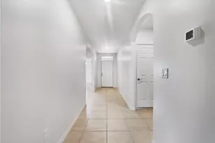 131 NE 23rd Pl, Cape Coral, FL 33909 - Photo 3