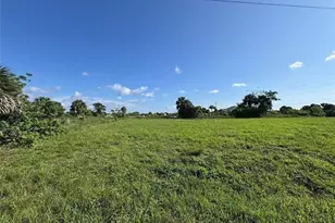 2321 NE 17th St, Cape Coral, FL 33909 - Photo 1