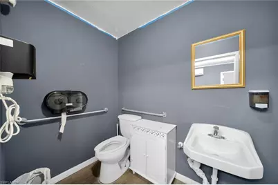 2054 Beacon Manor Dr, Fort Myers, FL 33907 - Photo 21