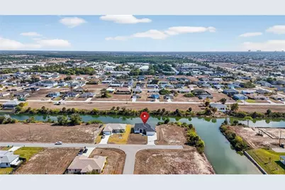 2515 NE 5th Pl, Cape Coral, FL 33909 - Photo 31