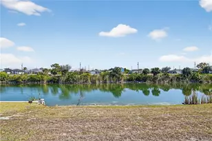 2515 NE 5th Pl, Cape Coral, FL 33909 - Photo 29