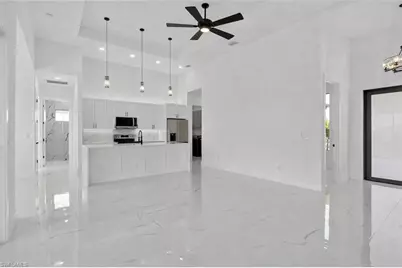 2515 NE 5th Pl, Cape Coral, FL 33909 - Photo 5