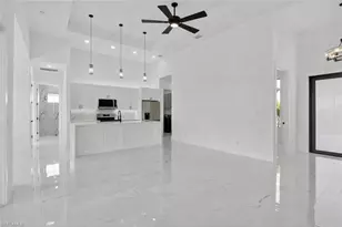 2515 NE 5th Pl, Cape Coral, FL 33909 - Photo 5