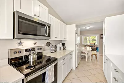 5736 Riverside Dr, Cape Coral, FL 33904 - Photo 13