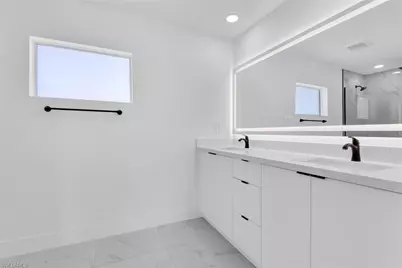 102 NW 20th St, Cape Coral, FL 33993 - Photo 9