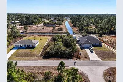 954 Lakeside Dr, Lehigh Acres, FL 33974 - Photo 23