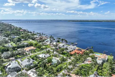 3209 W Riverside Dr, Fort Myers, FL 33901 - Photo 3