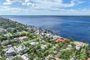 3209 W Riverside Dr, Fort Myers, FL 33901 - Photo 3