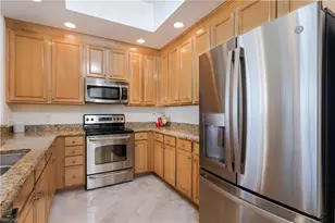 2090 W First St, Fort Myers, FL 33901 - Photo 11