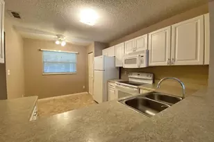 600 Squire Cir, Naples, FL 34104 - Photo 7