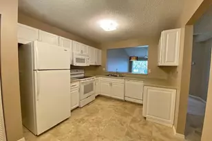 600 Squire Cir, Naples, FL 34104 - Photo 5