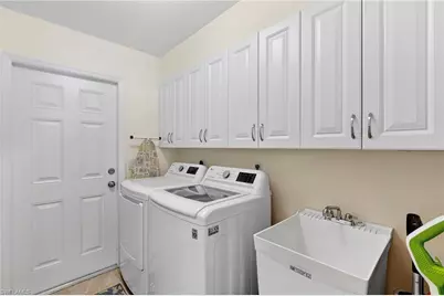 423 NW 7th Pl, Cape Coral, FL 33993 - Photo 35