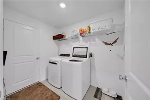 17567 Paradiso Wy, North Fort Myers, FL 33917 - Photo 31