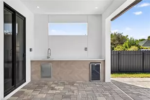 1322 NE 6th Pl, Cape Coral, FL 33909 - Photo 23