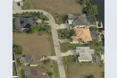 1729 SW 40th Ter, Cape Coral, FL 33914 - Photo 3