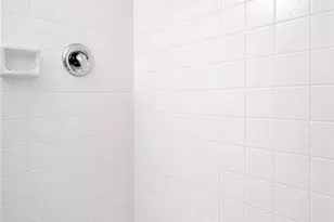 633 SE 12th Ct, Cape Coral, FL 33990 - Photo 13