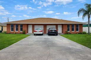 633 SE 12th Ct, Cape Coral, FL 33990 - Photo 1