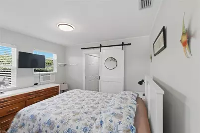 1105 Christopher Ct, Naples, FL 34104 - Photo 25