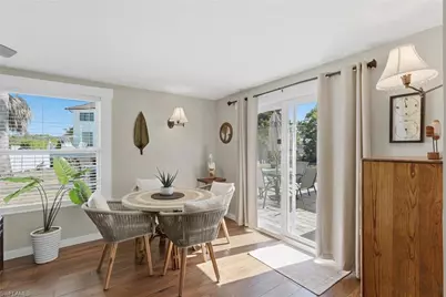 1105 Christopher Ct, Naples, FL 34104 - Photo 5