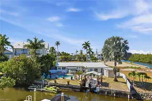 1105 Christopher Ct, Naples, FL 34104 - Photo 27