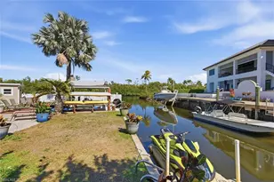 1105 Christopher Ct, Naples, FL 34104 - Photo 17