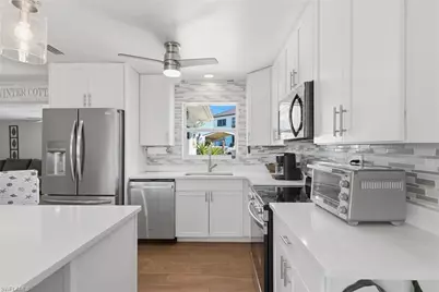 1105 Christopher Ct, Naples, FL 34104 - Photo 15