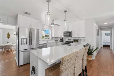 1105 Christopher Ct, Naples, FL 34104 - Photo 3