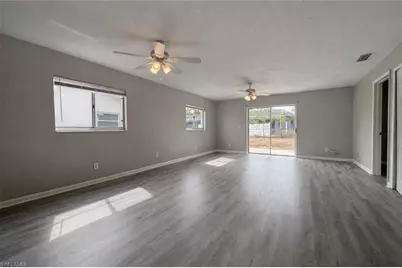 1718 SW Santa Barbara Pl, Cape Coral, FL 33991 - Photo 5