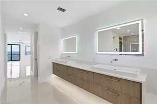 5735 Riverside Dr, Cape Coral, FL 33904 - Photo 31