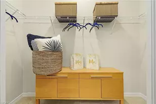 246 NE 10th Pl, Cape Coral, FL 33993 - Photo 17