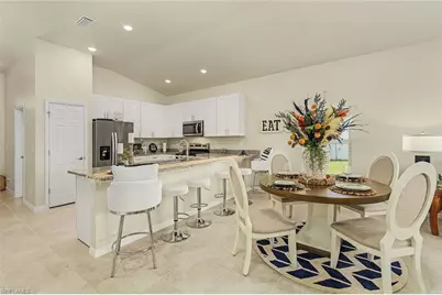 246 NE 10th Pl, Cape Coral, FL 33993 - Photo 13