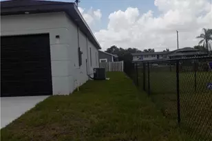 2924 Dunbar Ave, Fort Myers, FL 33916 - Photo 13