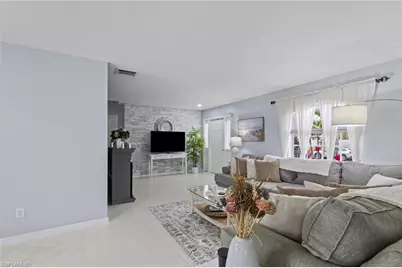 303 NE 13th Ave, Cape Coral, FL 33909 - Photo 5