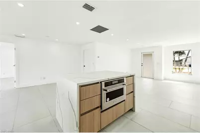 2031 SE 25th Ln, Cape Coral, FL 33904 - Photo 9