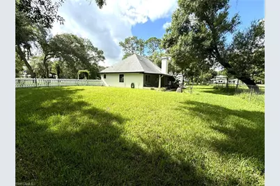 1090 Woods Dr, Labelle, FL 33935 - Photo 27
