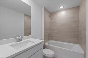 1009 NE 4th Pl, Cape Coral, FL 33909 - Photo 13